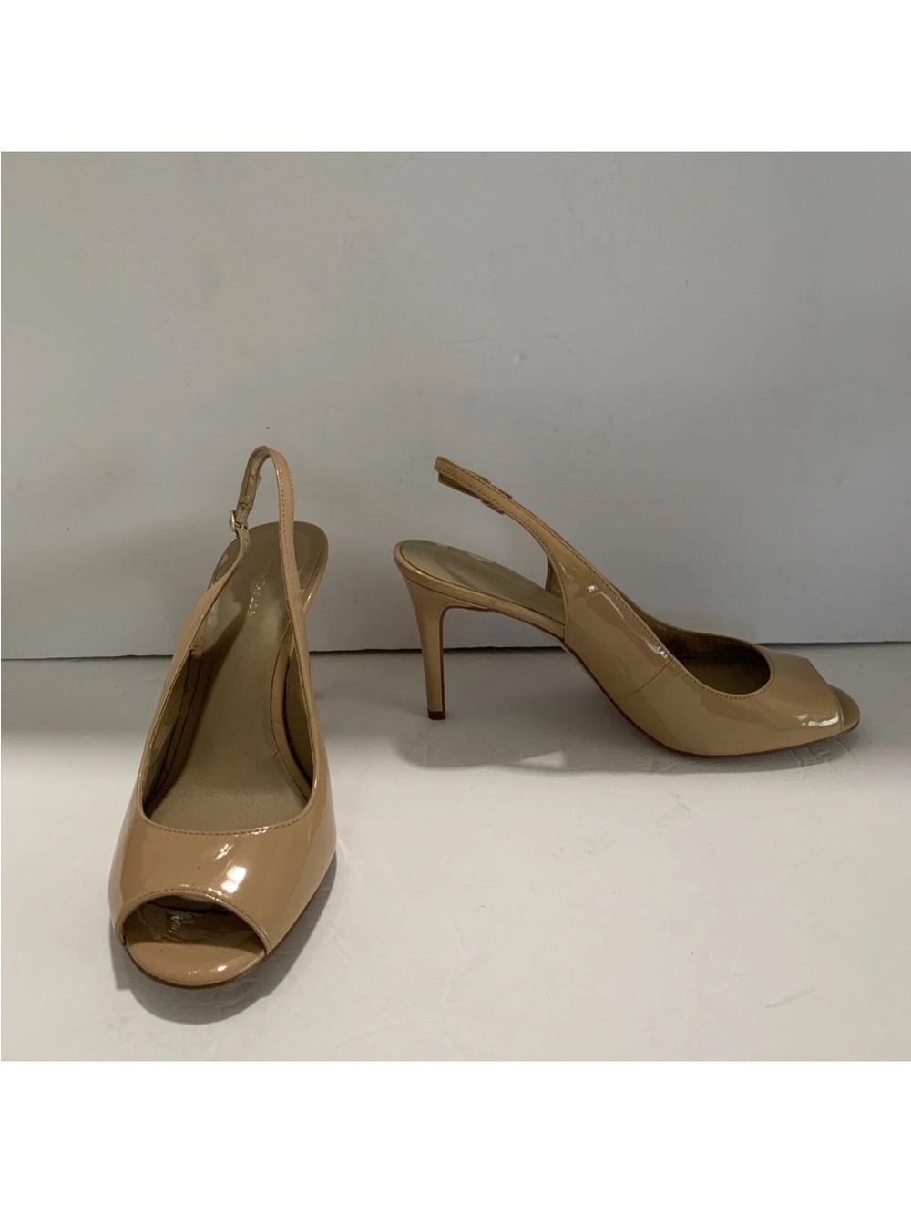Ann Taylor Tan Beige Peep Toe Sandals Shoes 9.5 Patent Leather Upper See Pics